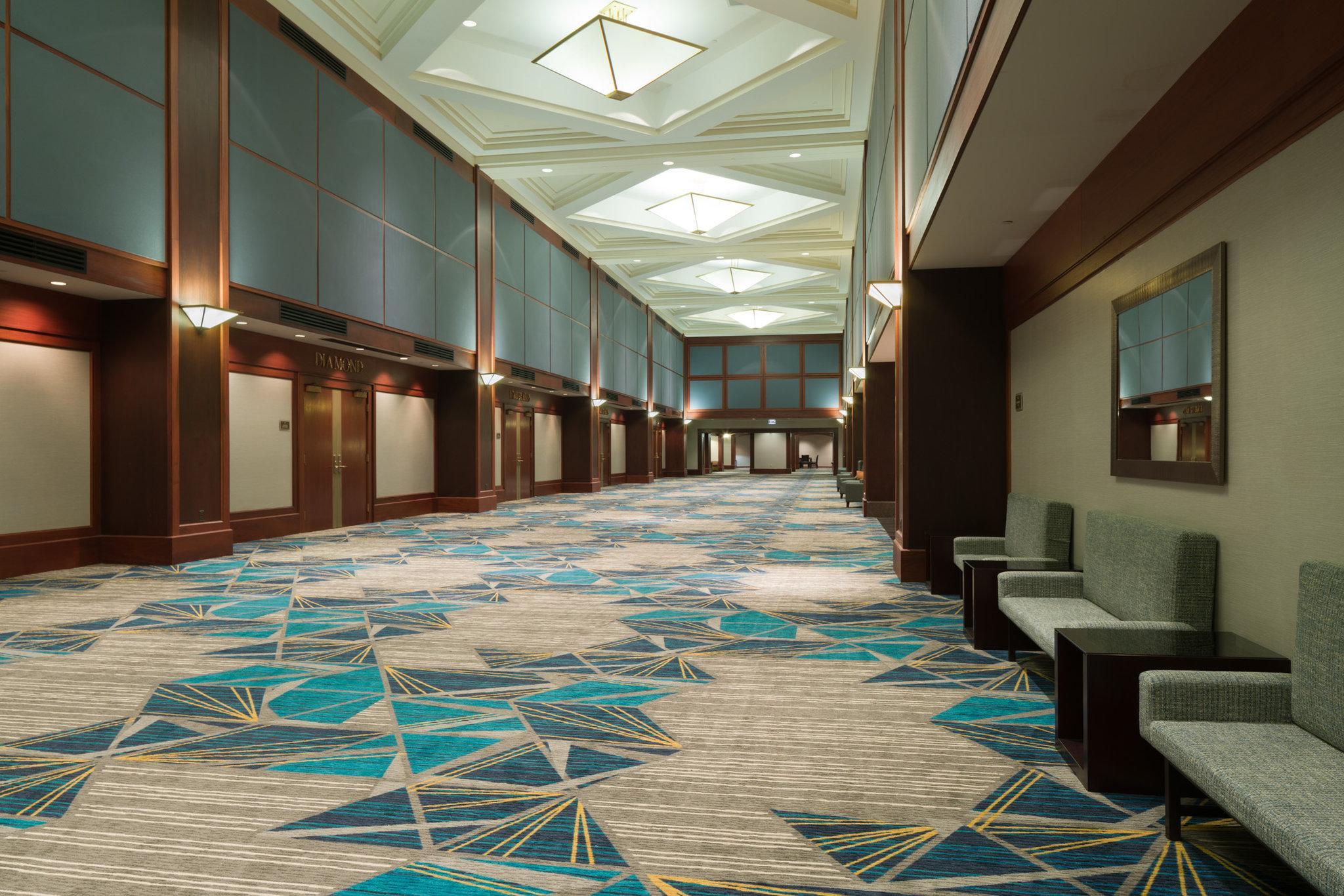 Crowne Plaza Springfield Convention Center By Ihg Hotel Exterior photo