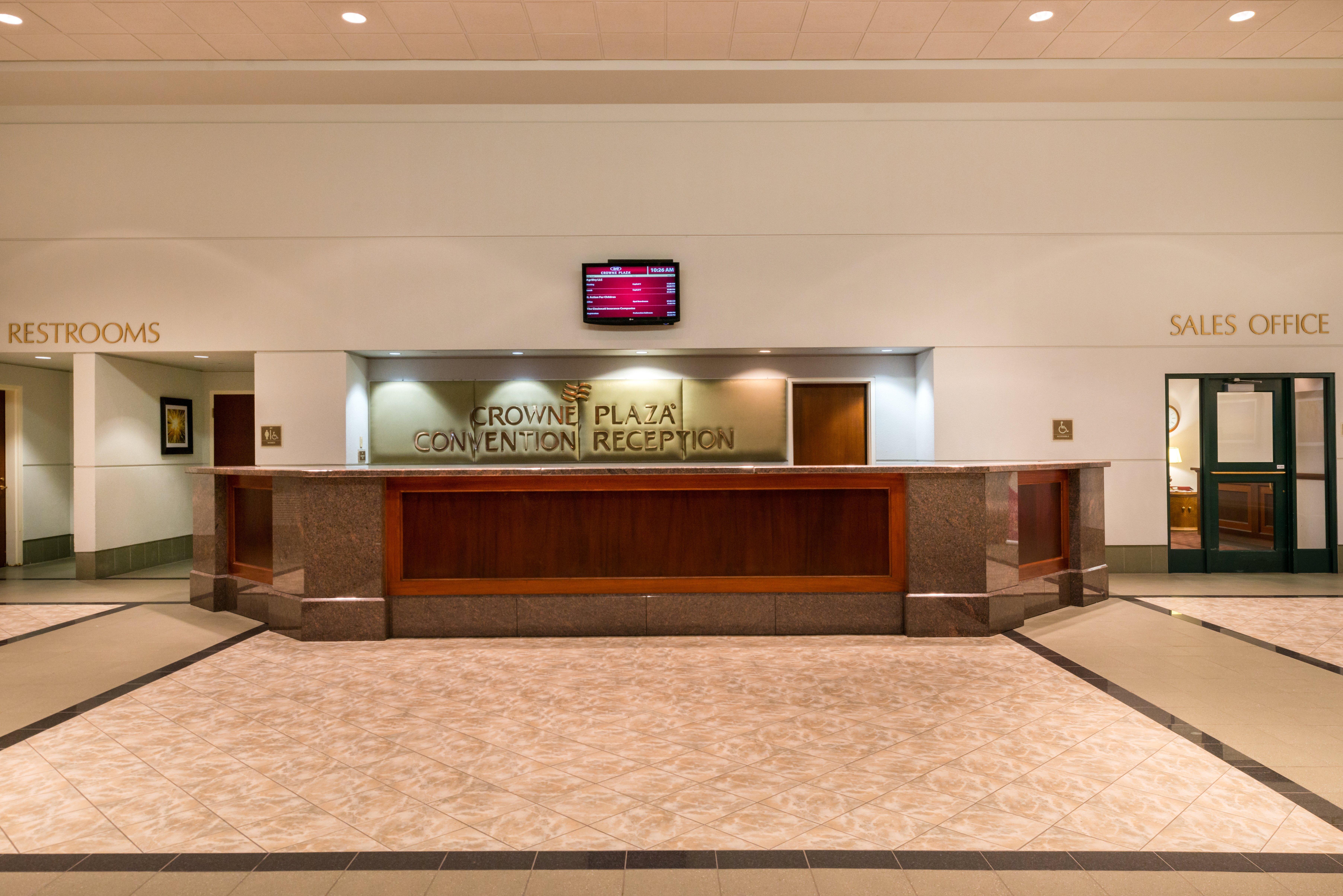 Crowne Plaza Springfield Convention Center By Ihg Hotel Exterior photo